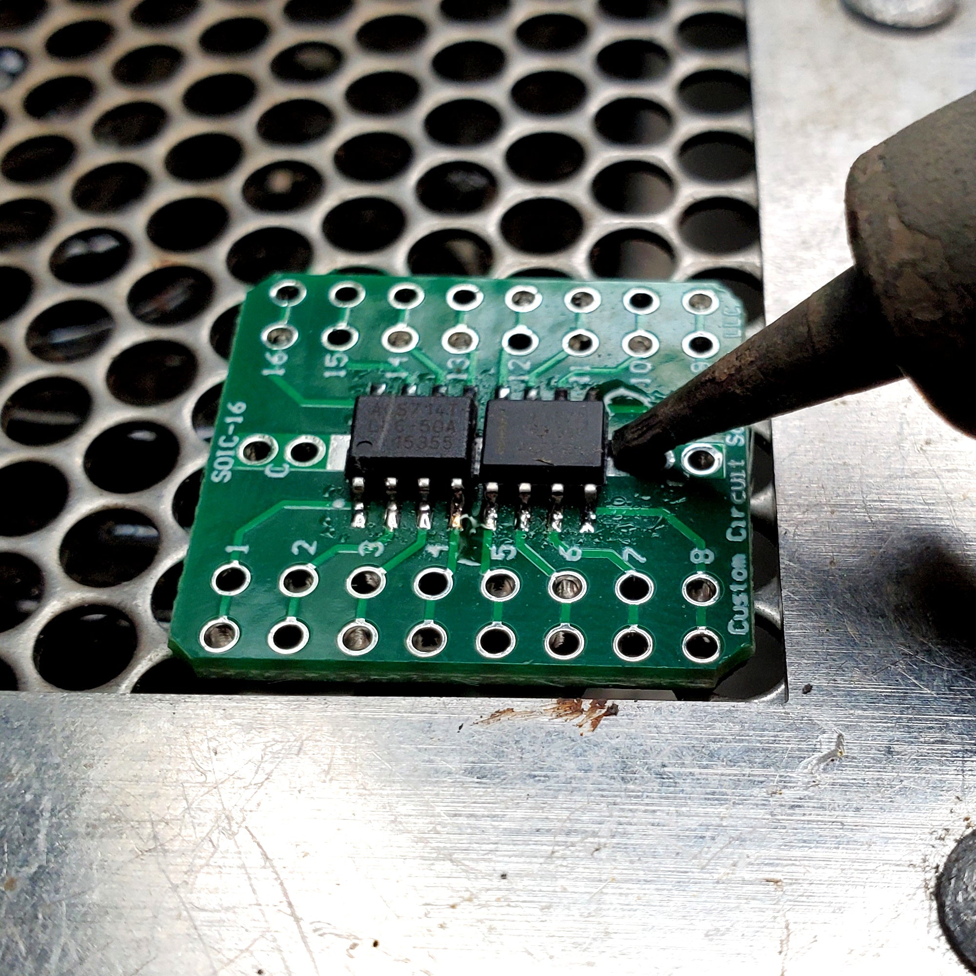 SOIC-16 To 16-Pin DIP Solder Adapter Boards with Integrated SMT Pads (6 Pieces)